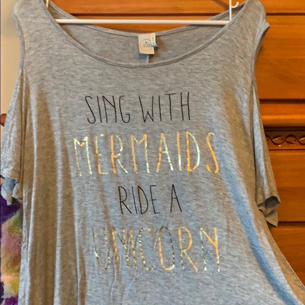 Cold shoulder shirt